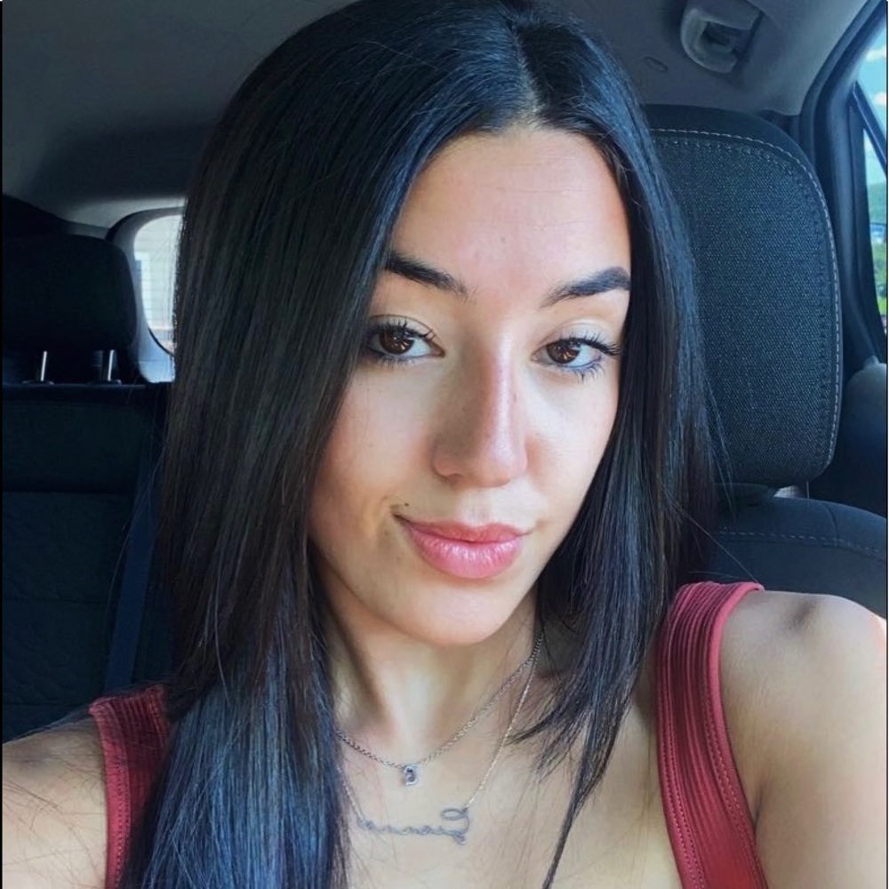 Meet your Posher, Gia